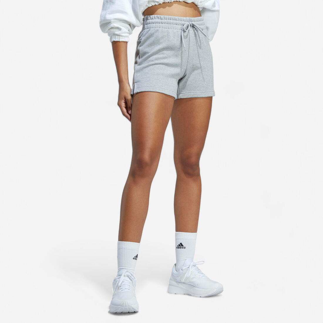 article en promo : Short de fitness adidas femme gris
